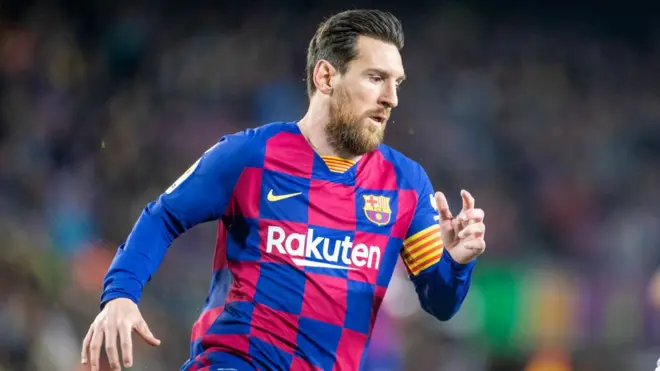 تدرب ميسي وبرشلونة يوم الجمعة لأول مرة منذ ما يقرب من شهرين