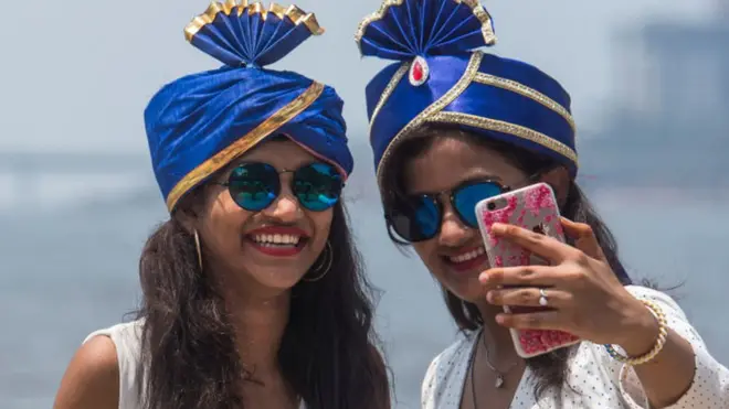 दलित तरुणी