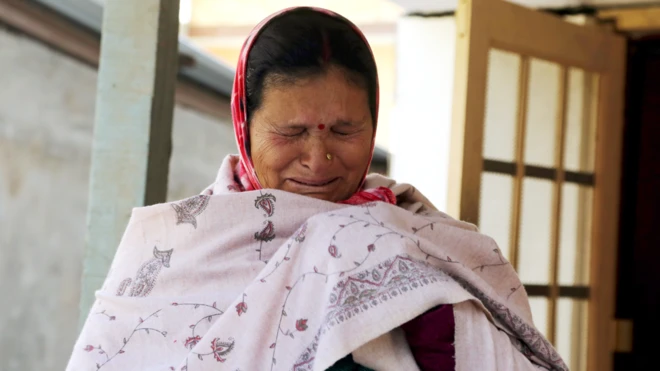 जोशीमठ में दरकते पहाड़