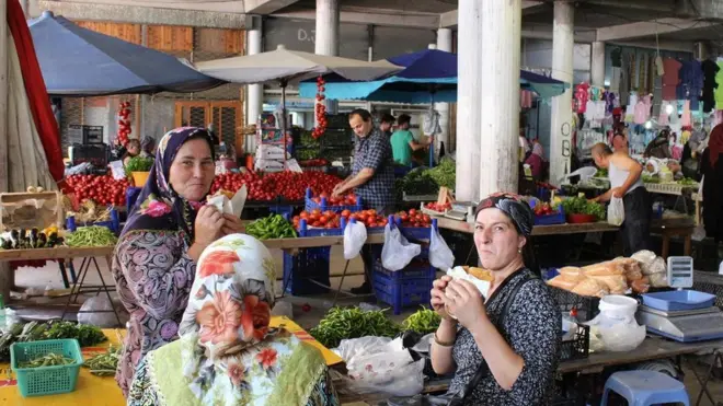 سوق شعبي في مدينة سينوب التركية