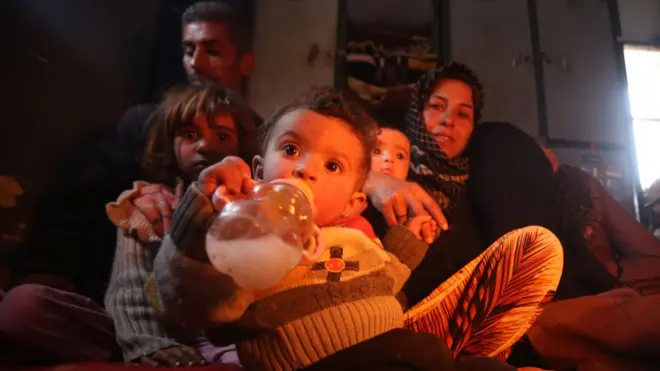 مدنيون هاربون من حلب