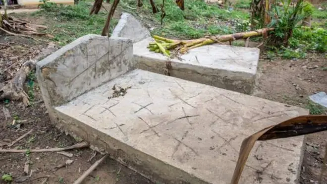 two graves in Liberia
