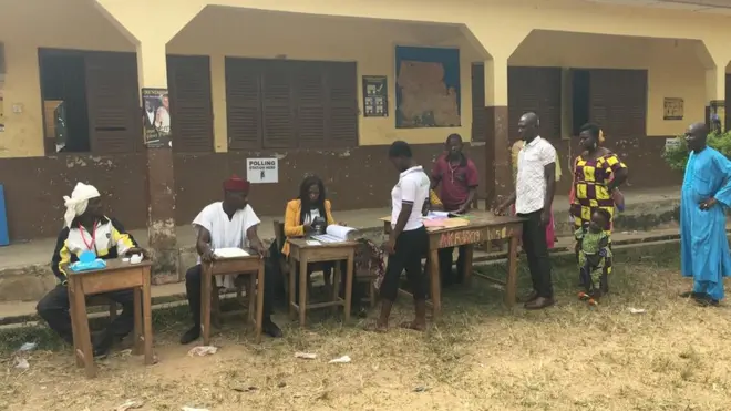 Electoral Commission of Ghana on Friday say dem meet di expectation of 50 percent voter turnout den 80 percent Yes votes in favour of di creation of di new regions.