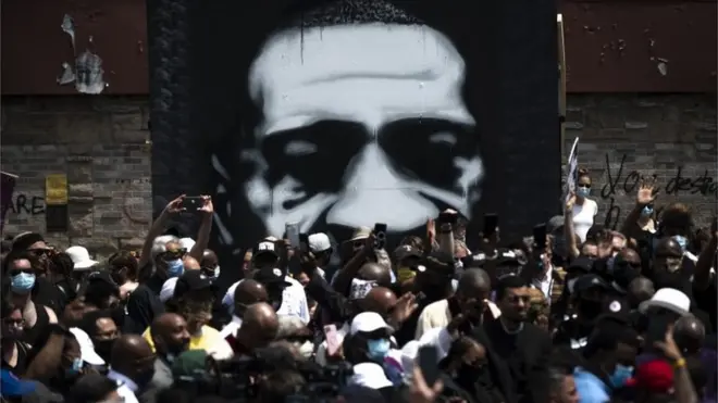 mural of george floyd in minneapolis