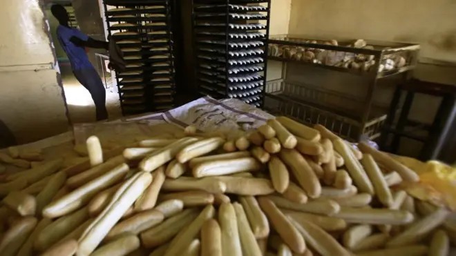 La récente hausse du prix du pain suite à une décision du gouvernement est à la base des manifestations.