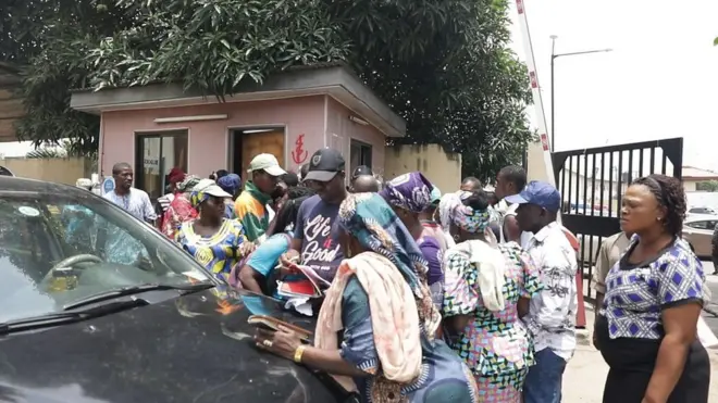 Lagos sweepers dey protest