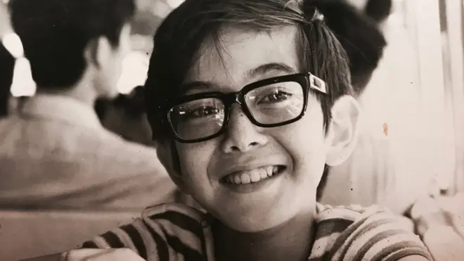 童年的黃秋生一度自覺得生活在「夾縫中間」