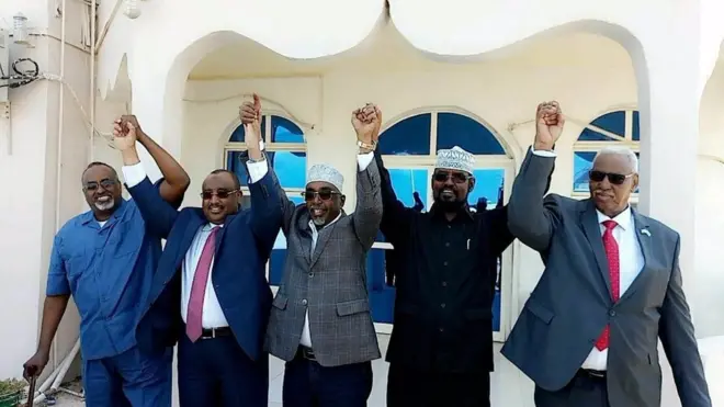 Hoggaamiyayaasha ku kulmay Kismaayo ee golaha dhistay