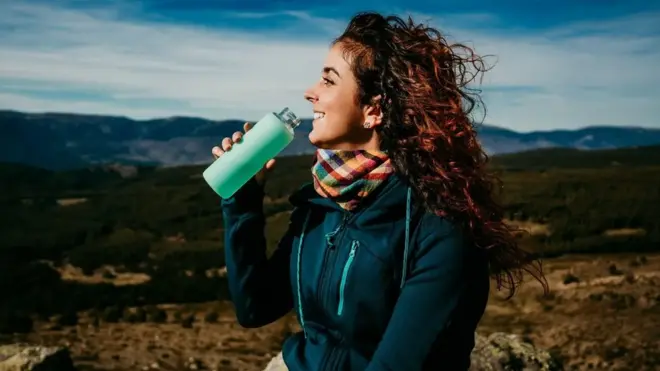 كيف يؤثر "التفاؤل غير الواقعي" على قراراتنا ومستقبلنا؟