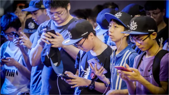 电竞产业已经有成型的粉丝经济。