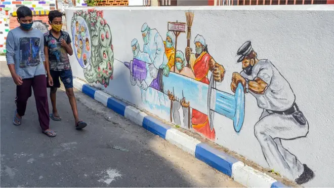 Дүйнөлүк саламаттыкты сактоо уюму Британияда аныкталган коронавирустун жаңы штаммы 60 мамлекетке тараганын эскертти