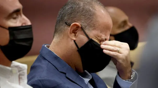 Fred Guttenberg, who lost his daughter Jaime in the attack, reacts in court
