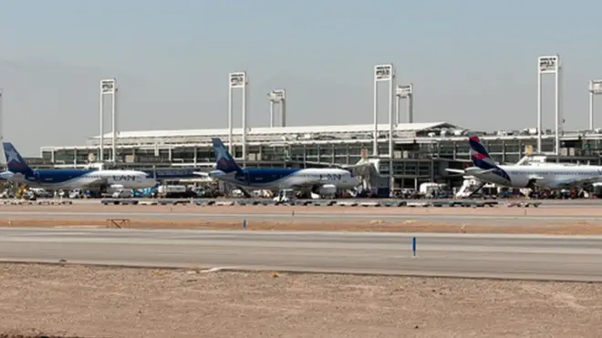 Полиция предполагает, что грабители точно знали, когда деньги прибудут в аэропорт Сантьяго