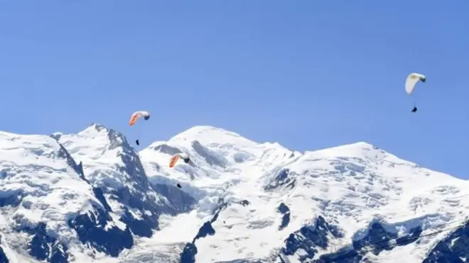مون بلان د الپ غرونو لړۍ تر ټولو جګه څوکه ده.
