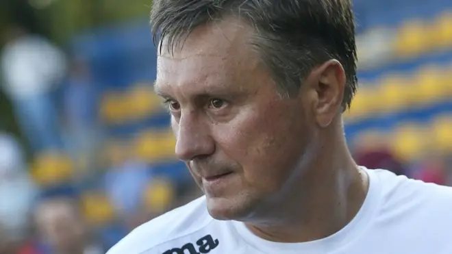 Олександр Хацкевич розпочинав тренерську кар'єру 2007 року в статусі граючого наставника мінського "Динамо"