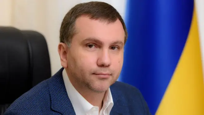 Судді Вовку вручили повістку до суду. Він її викинув