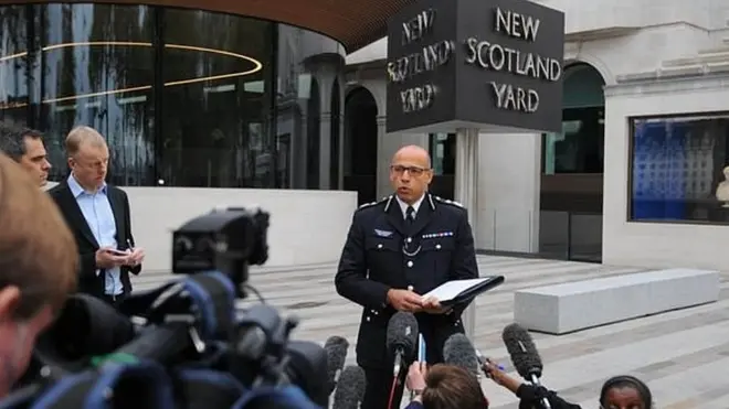 Wakil asisten komisaris Polisi Metropolitan, Neil Basu membenarkan bahwa penggerebekan ini merupakan upaya menggagalkan rencana teror. "Ya," katanya saat ditanya wartawan.