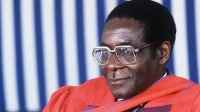 Roobart Gabri'eel Mugaabeen mana baruumsa miishiniitti erga baratanii booda barsiisummaan Yuunivarsiitii Fort Haar, Neelsan Maadellaan itti baratanirraa eebbifaman. Bara 1958 hojii gara Gaanaa deeman.