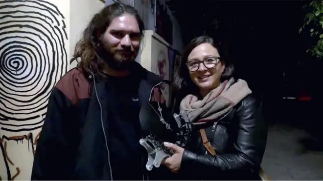 Panagiotis ve Derya, Kıbrıs'ta saatlerin eşitlendiği anı birlikte kutladı, 26 Mart 2017.