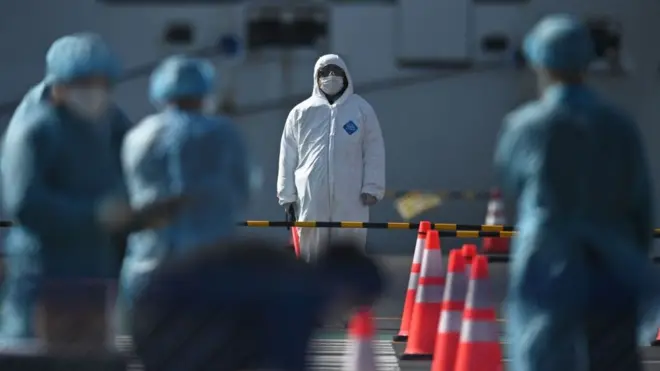 Коронавірус: Як треба послаблювати карантин і які обмеження знімати першими