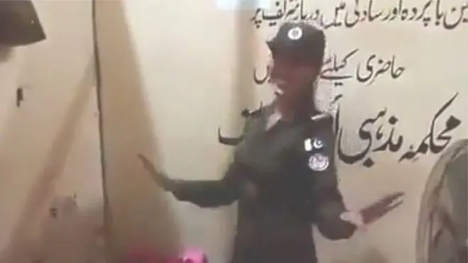 ویډیويي کلیپ د ۲۰۱۸ کال په جنورۍ کې خپور شوی، خو پولیس وايي پېښه له دې مخکې شوې ده
