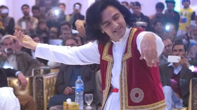 افند یار نے نے خٹک ڈانس، افغان لوگری، کتھہ غنی، افشاری اور جنوبی ہندوستان کے کلاسیکی رقص کا امتیزاج بناکر ایک نیا فوک ڈانس متعارف کروایا ہے