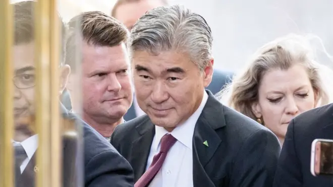 성 김 차관보 대행이 지난 2018년 싱가포르에서 최선희 북한 외무성 부상과 실무협상을 벌일 당시 모습