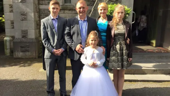 Михайло Баскін з дружиною і дітьми (2016 рік)