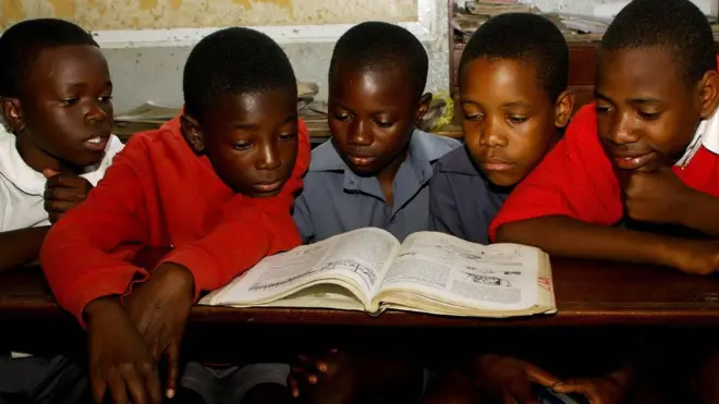 Suura hanqina kitaabaa barattoonni qaban agarsiisu