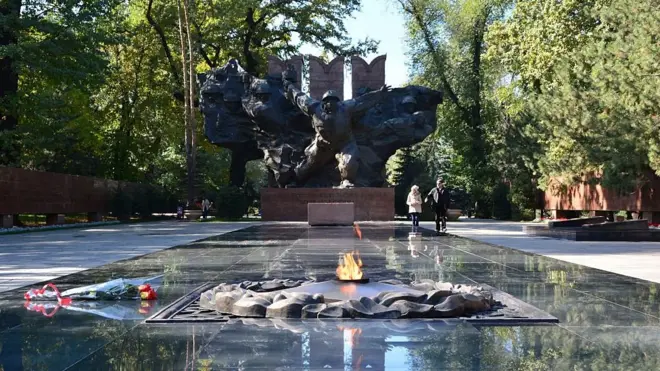 Памятник 28 памфиловцам в Казахстане