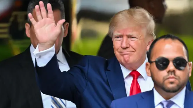 وصل دونالد ترامب إلى مكتب المدعي العام في نيويورك للاستجواب يوم الأربعاء