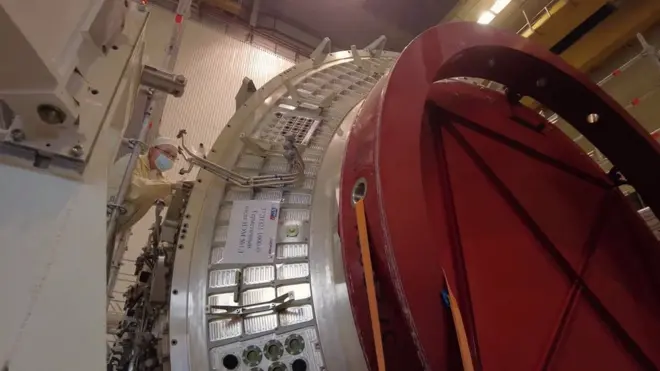 د روسیې فضايي څېړنو مرکز مشر په یوه ویډیويي پیغام کې ویلي، د اسټېشن چمتو کولو چارې روانې دي.