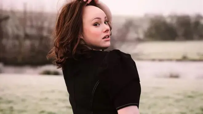 Laura Mathias dit qu'elle s'habitue doucement à l'idée de se présenter comme une femme chauve.