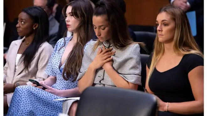 المشتكيات يدلين بشهادتهن في مجلس الشيوخ