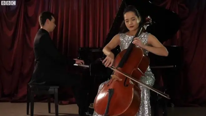 Nghệ sỹ cello Đinh Hoài Xuân