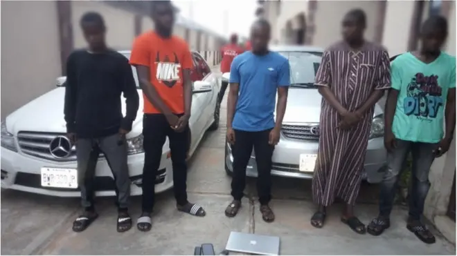 Nigeria corruption police say dem don gbab 25 university students wey dem suspect say dey do yahoo-yahoo.