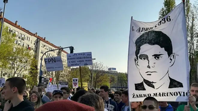Transparent sa likom Žarka Marinovića viđen je i na studentskim protestima „1 od 5 miliona“ u Beogradu u junu 2019. godine