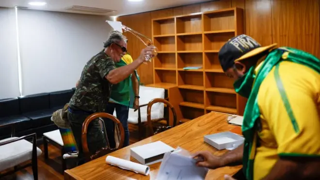 Bolsonarista depredaram o Palácio do Planalto durante invasão a prédios1xbet nbaBrasília