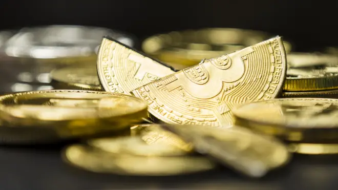 設計圖片:碎裂的比特幣