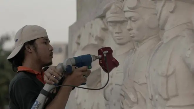 ภาพนิ่งจากงานวิดีโอขจากชุดผลงาน "246247596248914102516... And then there were none"