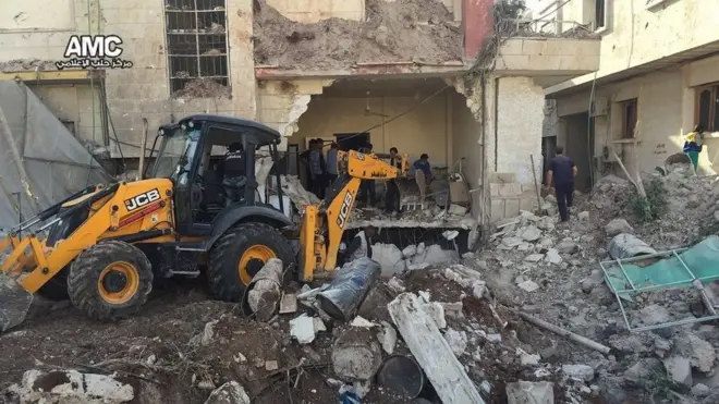 ادہم سہلول کا کہنا ہے کہ ہسپتال اب استعمال کے قابل نہیں رہا ہے، اسے بچایا نہیں جا سکتا ہے