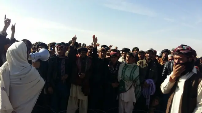 د غزني د ګیلان خلکو تېره ورځ هم لاریون کړی و.