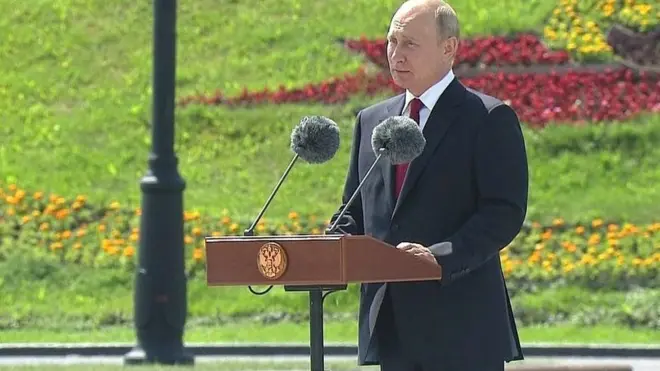 Это первое с конца марта большое мероприятие, которое Путин провел в очном режиме