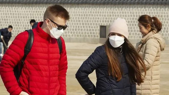 마스크 낀 외국인