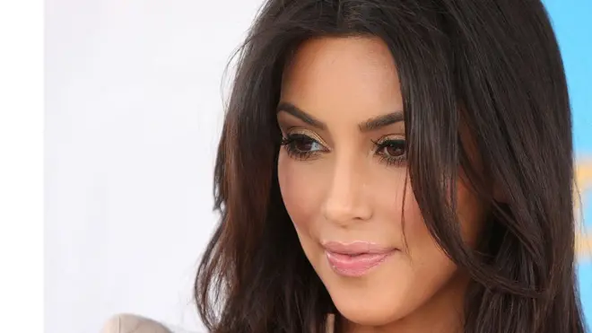 ኪም ካርዳሺያንን የመሰሉ እውቅ ሴቶች ሞንዳላ መቀመጫ በማሰራት ይታወቃሉ