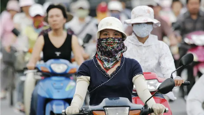 Nước và không khí quanh khu vực kho hàng bị cháy của Công ty Rạng Đông hiện đều có thủy ngân, nồng độ vượt ngưỡng an toàn 10 - 30 lần (Ảnh minh họa)