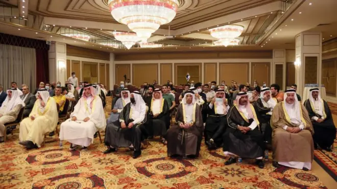 برگزارکنندگان نشست می‌گویند حدود ۳۰۰ نفر در آن شرکت کرده‌اند