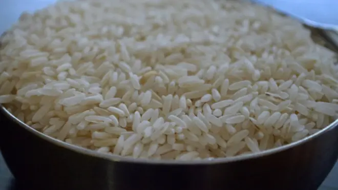 Uchunguzi wa awali ulibaini kuwa mchele huo ulikuwa ni wa "plastiki'' ,baada ya kuuchemsha, na kuoneka kuwa mkubwa zaidi ya wali wa kawaida