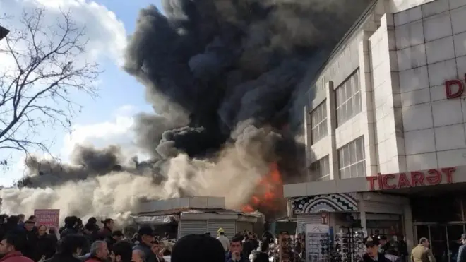 Diqlas ticarət mərkəzində yanğın