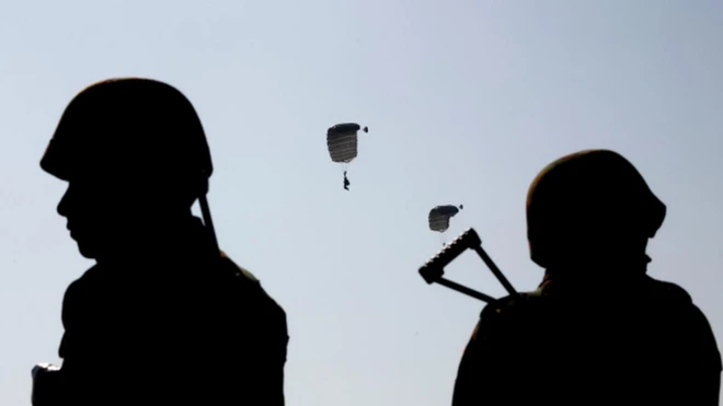 กองทัพเมียนมาซ้อมรบที่บริเวณสามเหลี่ยมปากแม่น้ำอิระวดีเมื่อช่วงต้นเดือน ก.พ. ที่ผ่านมา